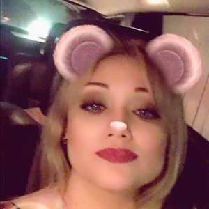 Meet your Posher, Nohemi